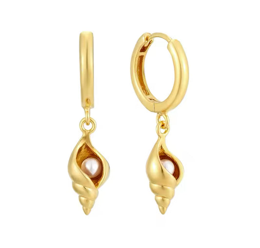 Seashell earrings with pearl