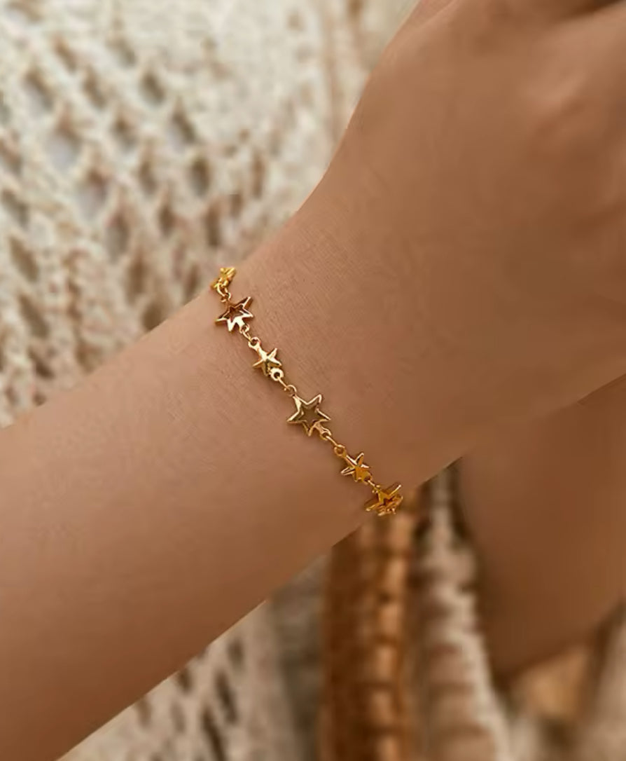 gold star bracelet 18k gold (preorder)